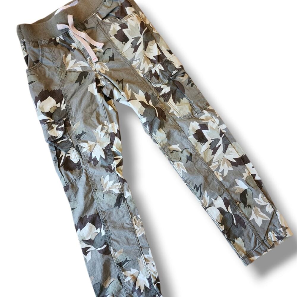 Old Navy Camoflauge Leaf Print Girls Cargo Pants